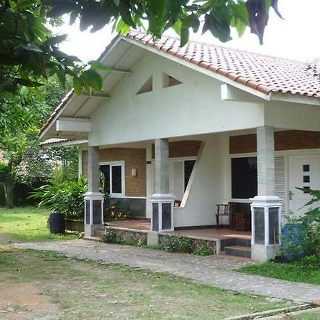 Intan Hotel Purwakarta Exterior foto