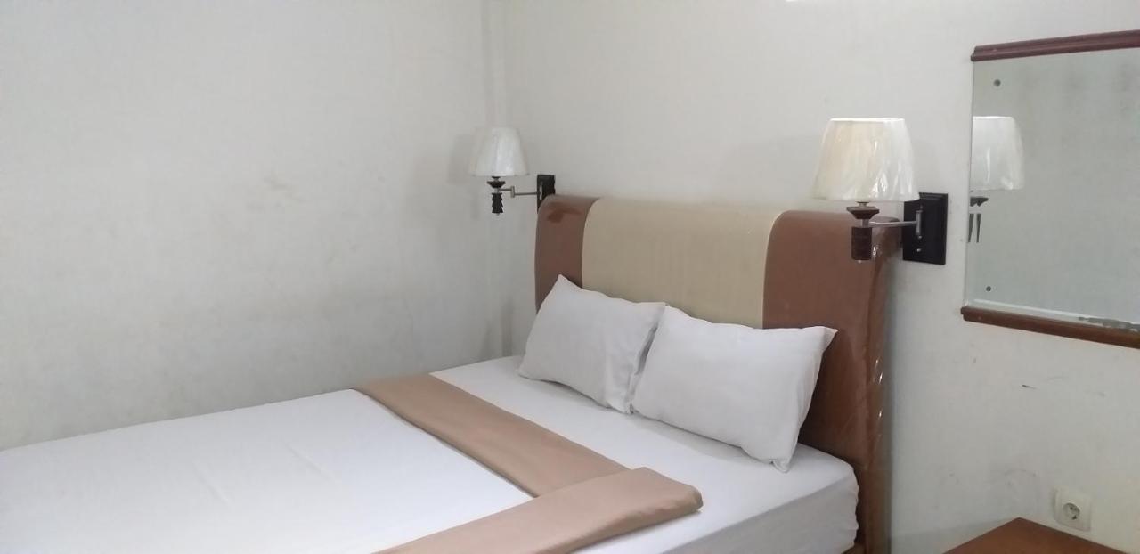 Intan Hotel Purwakarta Exterior foto
