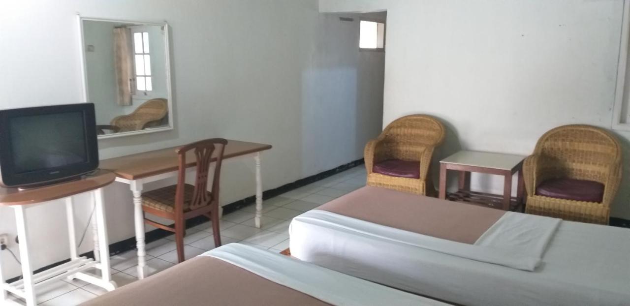 Intan Hotel Purwakarta Exterior foto