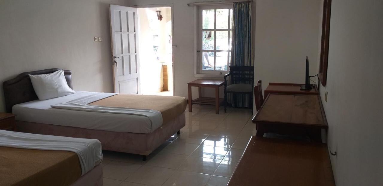 Intan Hotel Purwakarta Exterior foto
