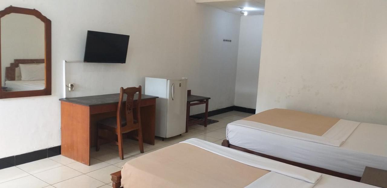 Intan Hotel Purwakarta Exterior foto