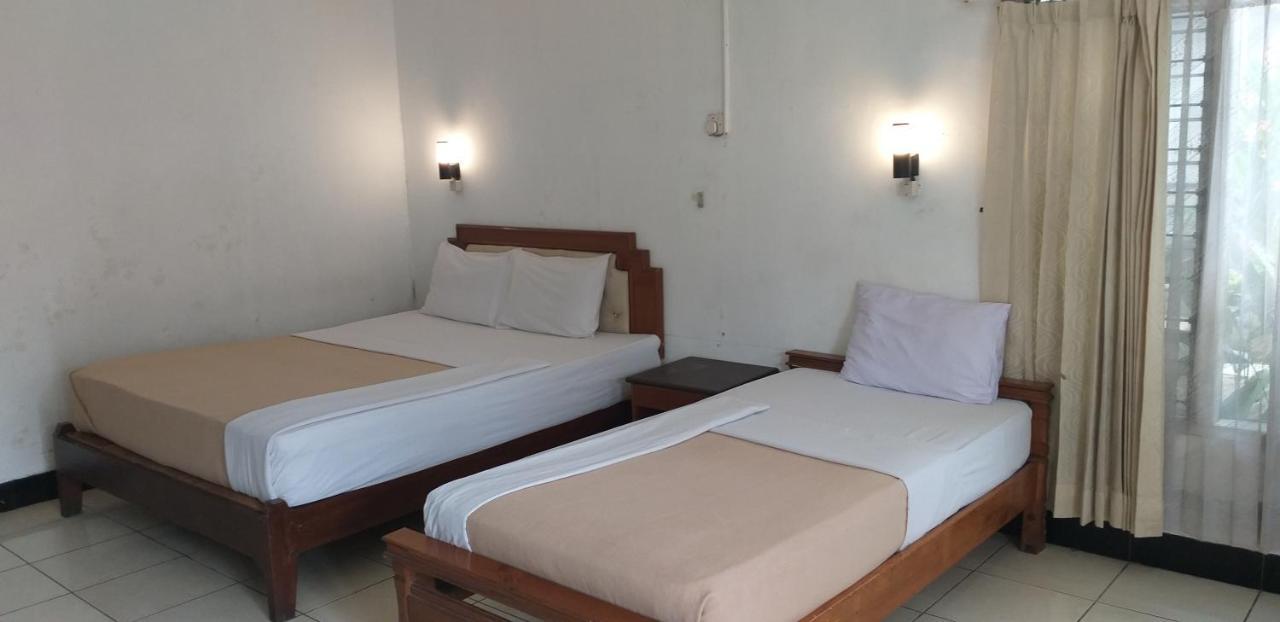 Intan Hotel Purwakarta Exterior foto
