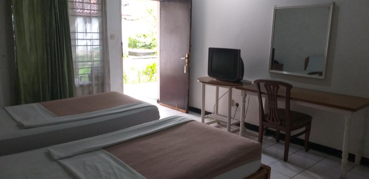 Intan Hotel Purwakarta Exterior foto