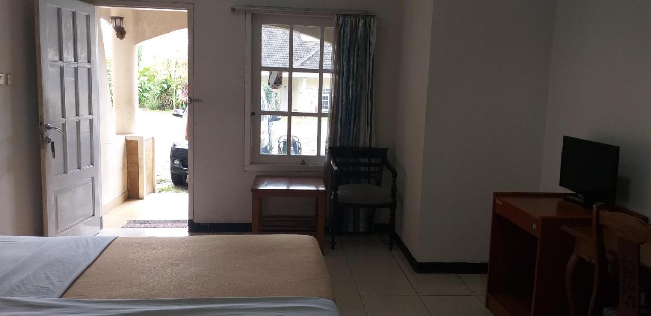 Intan Hotel Purwakarta Exterior foto
