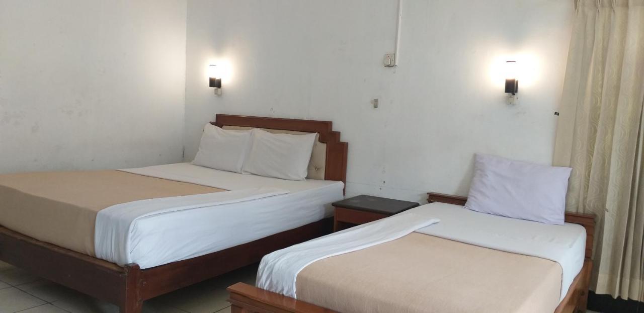 Intan Hotel Purwakarta Exterior foto