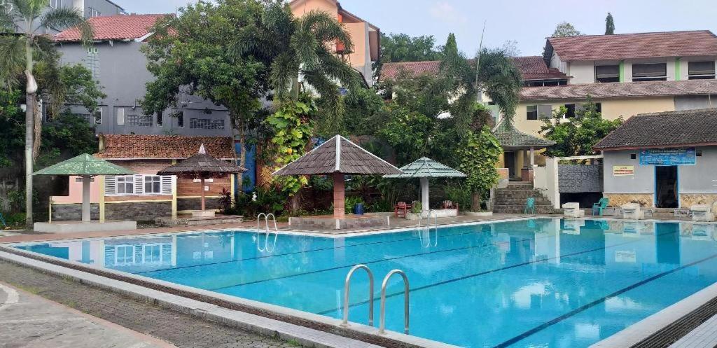 Intan Hotel Purwakarta Exterior foto